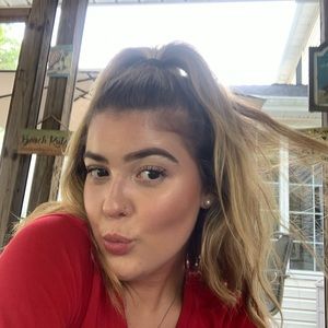 Meet your Posher, Abigail